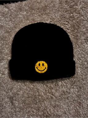 MARKET Beanie with Smiley Patch